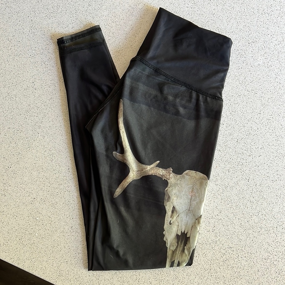 EUC TEEKI Deer Medicine Leggings sz M